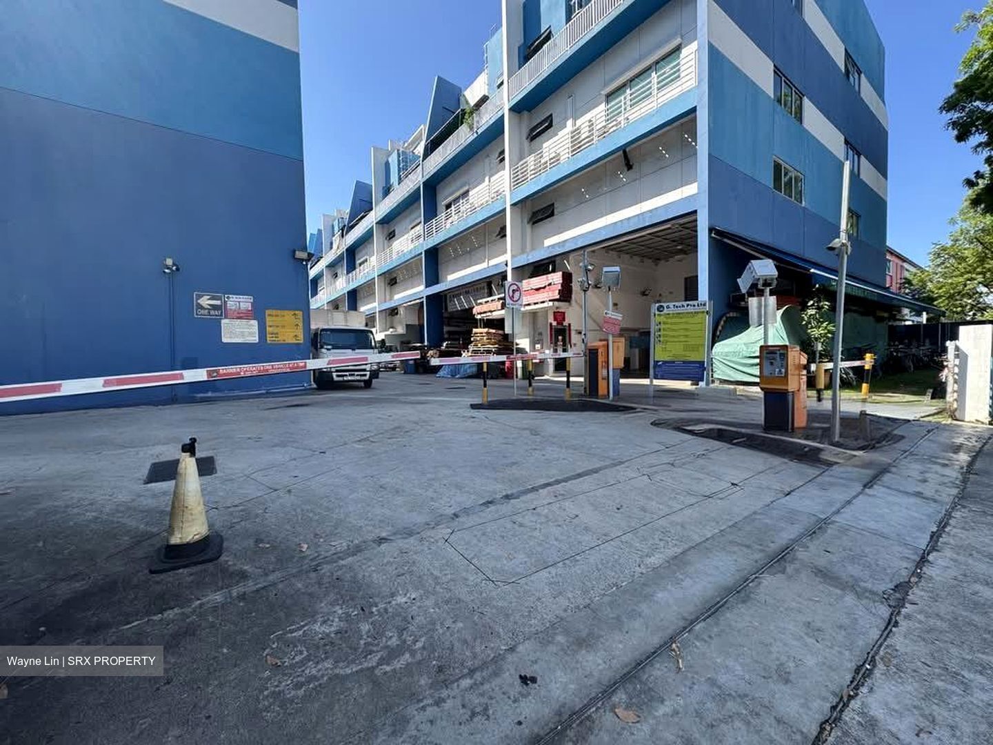 Woodlands Bizhub (D27), Factory #561607351